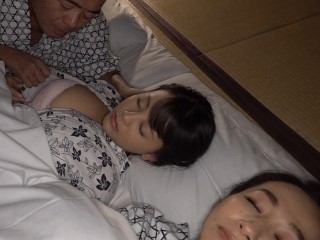 (jav) Bố dượng gạ tình con gái riêng của vợ